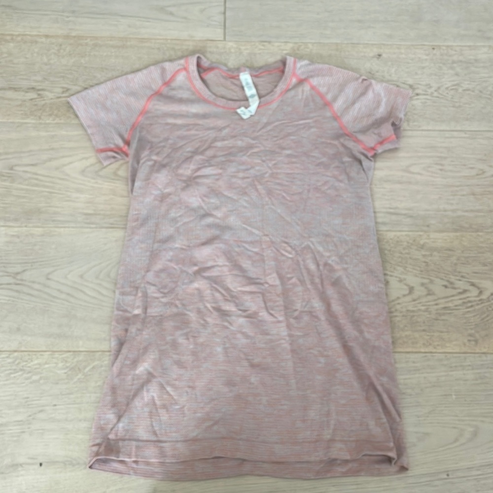 Lululemon workout tee